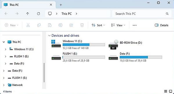 Connecting USB drives to a Windows 11 machine: Drive letters in 'File Explorer'