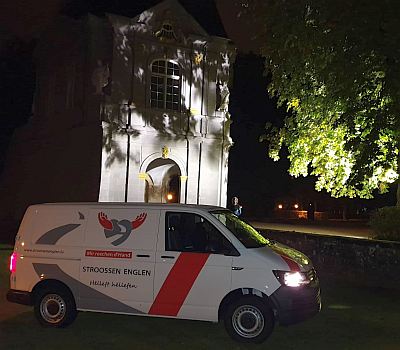 La camionnette des Stroossenenglen devant mon ex-squat