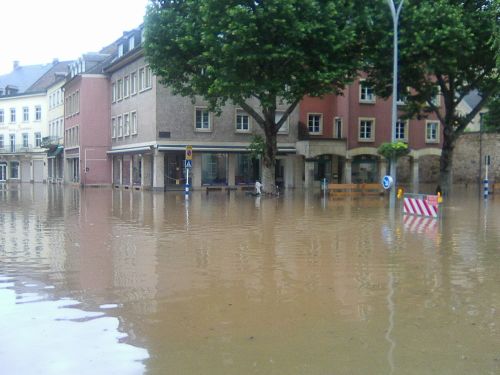Indondations 2021: Un grand lac au plein centre de la ville d'Echternach